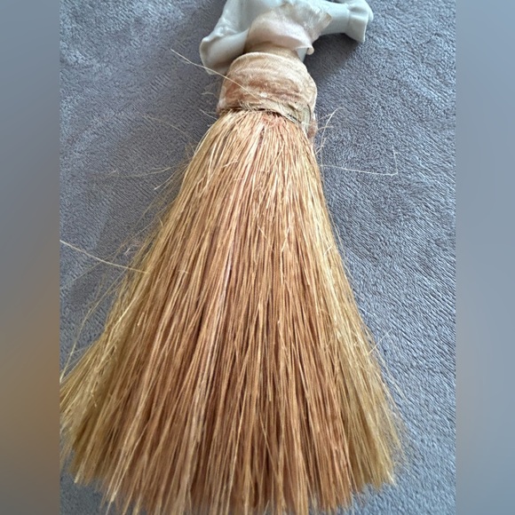 Vintage Victorian Porcelain Half Doll Vanity /Crumb Whisk Brush - Picture 7 of 8